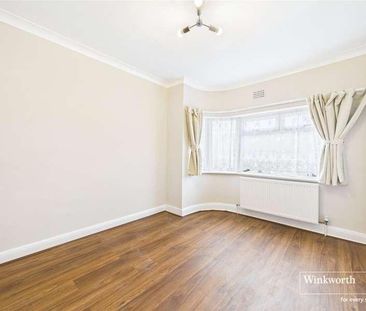 Hillway, London, NW9 - Photo 3