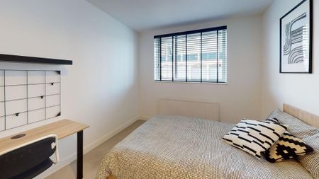 5 bedroom flat to rent - Photo 3