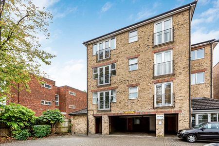 Burnt Ash Hill, Grove Park, SE12 - Photo 2