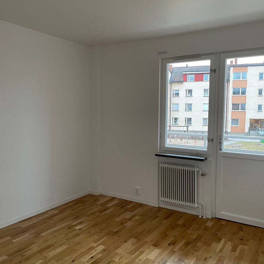 Östermalmsvägen, Finspång - Photo 1