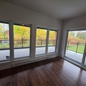 Grand 5 1/2 Avec Vue Direct Sur le Fleuve - Photo 2