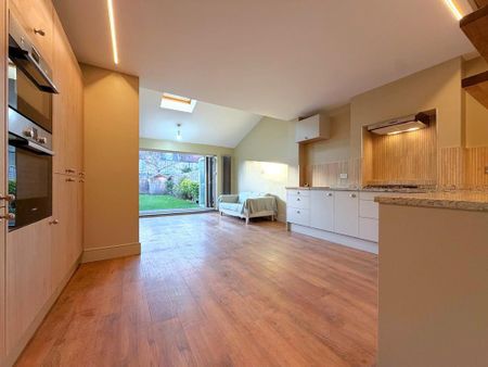 3 bedroom semi-detached house to rent - Photo 5