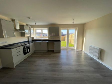 3 bedroom detached house to rent - Photo 4