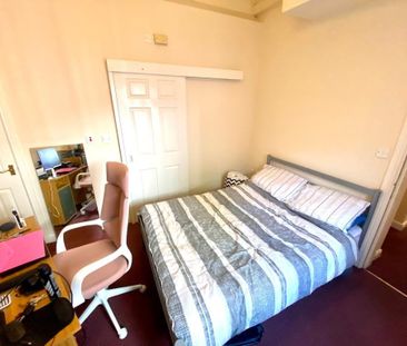 4 bedroom terraced house to rent - Photo 2