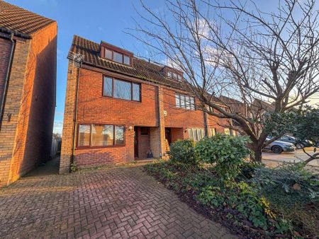 3 bedroom semi-detached house to rent - Photo 3