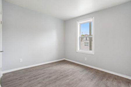 For Lease - 256 Park Park Unit# 2, Vanier and Kingsview Park, Ontario - Photo 4
