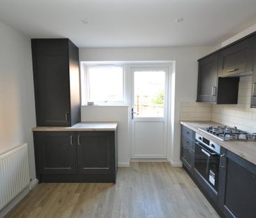 2 bedroom semi-detached house to rent - Photo 4