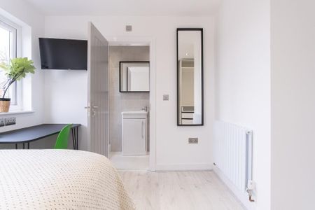 6 bedroom house to rent - Photo 2