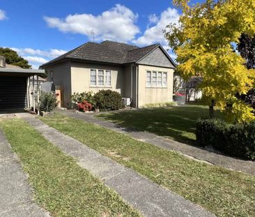 THREE BEDROOMS - WEST END - Photo 5