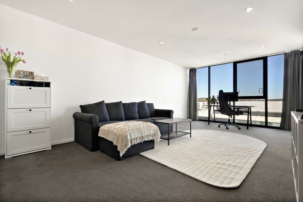 Modern One Bedroom Apartment in the Heart of Belconnen - Photo 1