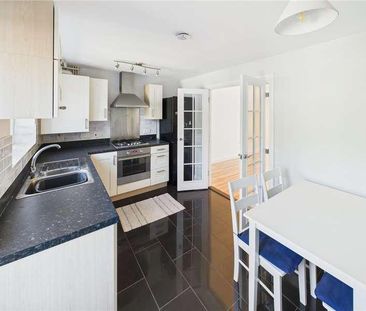 Sarisbury Green, SO31 - Photo 3