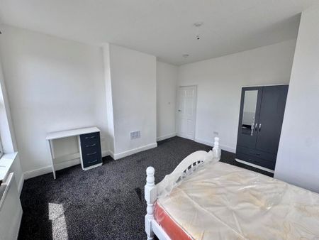 2 Bed Flat, Hartley Road, NG7 - Photo 5