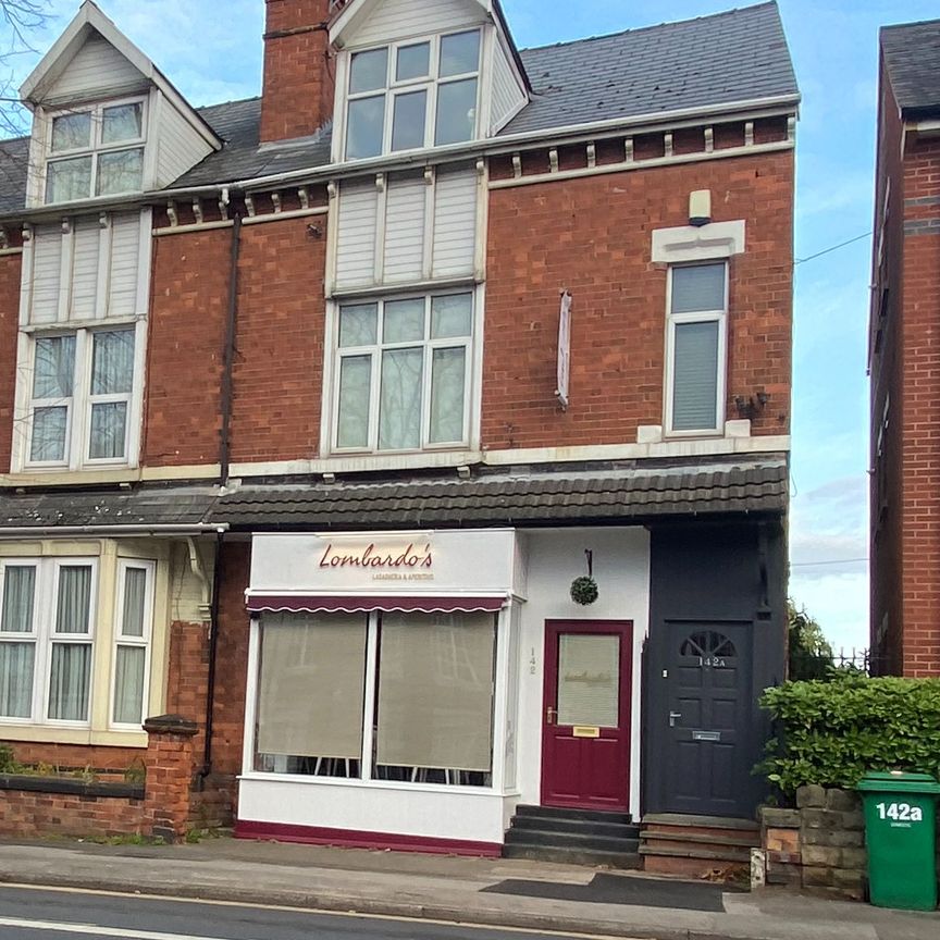 Owner Managed: All Bills Inclusive: Fully Licenced Property: Room 2 - Photo 1