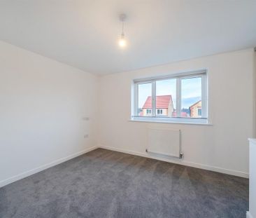 2 bedroom semi-detached house to rent - Photo 6