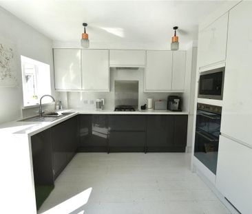 4 bedroom terraced house to rent - Photo 2