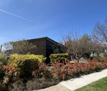 114 Hopetoun Circuit, Yarralumla ACT, Belconnen - Photo 5