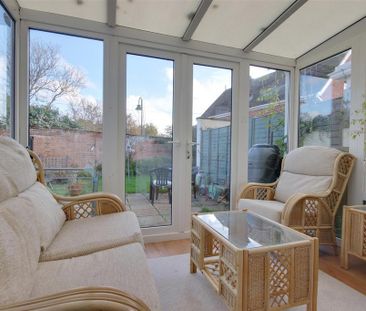 3 bedroom end of terrace house to rent - Photo 1