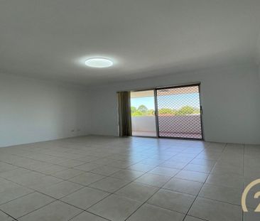 Renovated 2 Bedroom Unit in the Heart of Fairfield&excl;&excl;&excl; - Photo 2