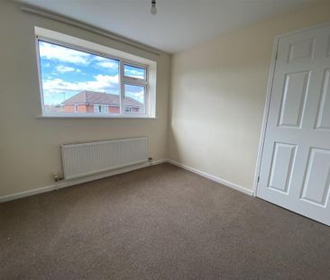 3 bedroom link detached house to rent - Photo 4