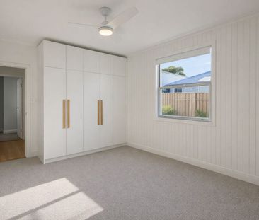 Beautifully Renovated Home in the Heart of Teralba - Photo 2