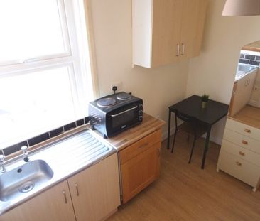 Flat 3, Recreation Terrace, Leeds, LS11 0AW - Photo 4