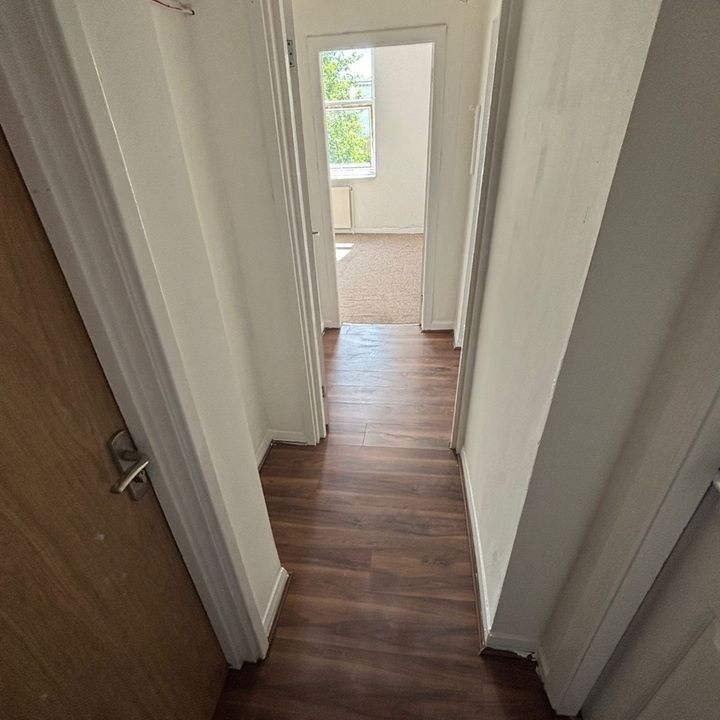 1 Bed Flat, Bury New Road, M7 - Photo 1