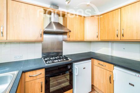 2 bedroom terraced house to rent - Photo 4