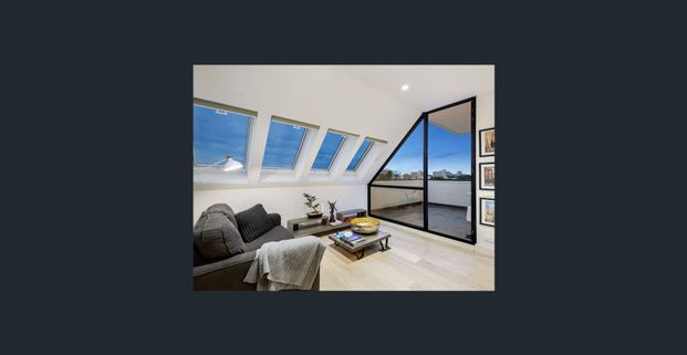 Loft Style Penthouse Apartment - Photo 1