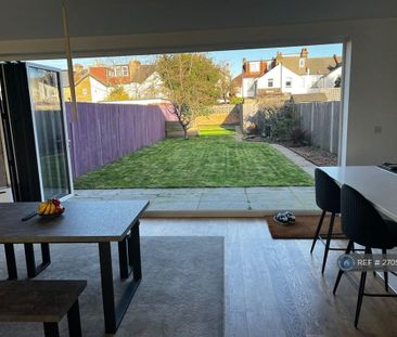 1 bedroom in a house share to rent - Photo 5