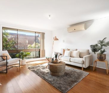 2/1 Larch St, Thomastown, Vic 3074 - Photo 2