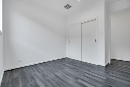 Family Home in Ooranya estate! - Photo 3