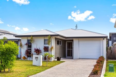 Stylish Home with Solar Just Minutes to Hospital Precinct - Photo 5