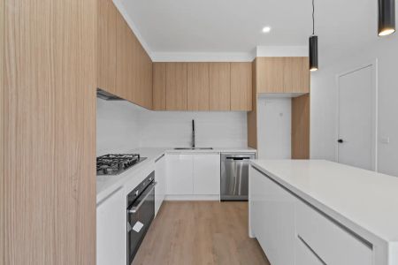 “Generous Modern Home” - Photo 4