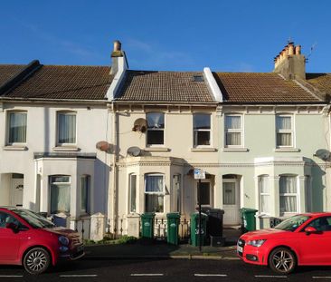 2 bedroom maisonette to rent - Photo 4