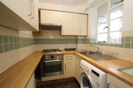 1 bedroom flat to rent - Photo 2