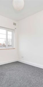 2 bedroom flat in Terrapin Road - Photo 3