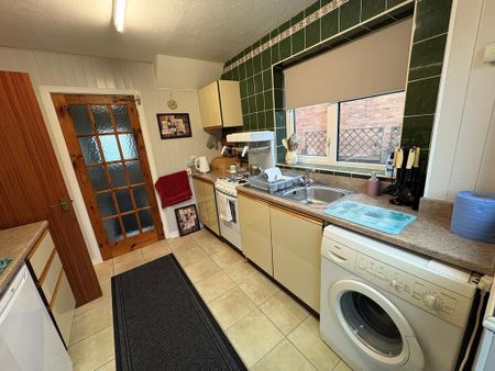3 bedroom semi-detached house to rent - Photo 2