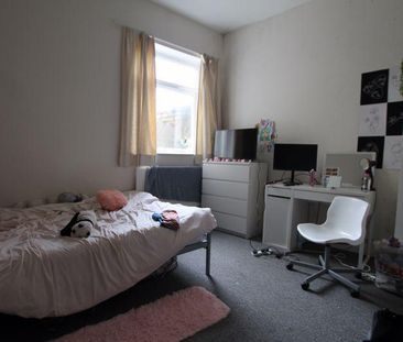 7 bedroom end of terrace house to rent - Photo 4