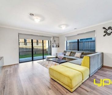 Features Rich Home In Prime Clyde Location - Photo 5