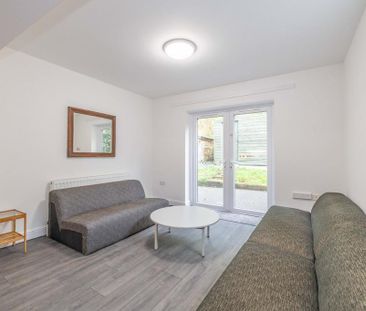 6 bedroom semi-detached house to rent - Photo 6