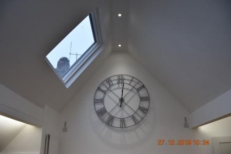 2 bedroom penthouse to rent - Photo 2