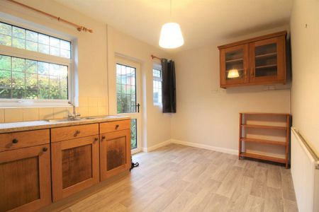 2 bedroom terraced house to rent - Photo 2