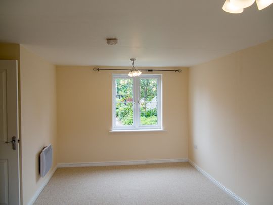 Light, Spacious and Modern 2 Bedroom Apartment to Let in Soham - Photo 1