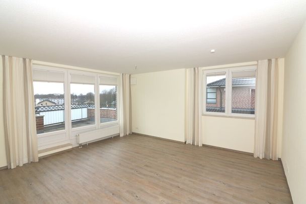 Wunderschöne 3 Zimmer Wohnung im Staffelgeschoss und Tiefgaragenstellplatz - Photo 1