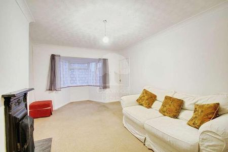 Fairfield Avenue, Datchet, Slough, SL3 - Photo 4