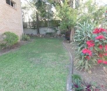 “SPACIOUS TWO BED UNIT IN QUIET BLOCK AND CONVENIENT LOCATION” - Photo 4