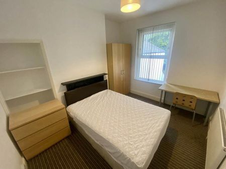 4 bedroom house to rent - Photo 2