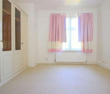 Montagu Road, Datchet, SL3 - Photo 2