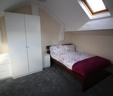5 bedroom private hall to rent - Photo 3