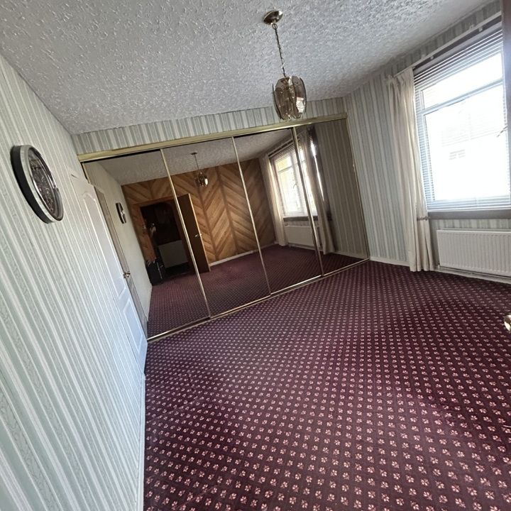 3 Bed Flat, Kelton St, G32 - Photo 1
